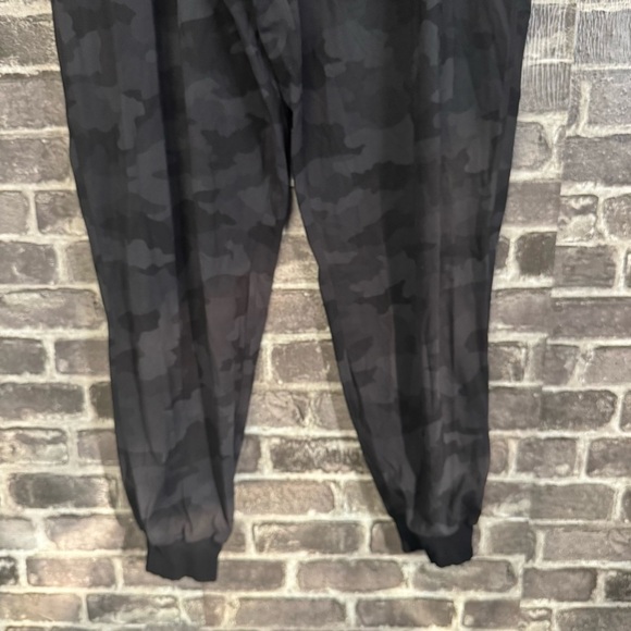 Lululemon Stretch High-Rise Jogger Full Length Heritage 365 Camo Deep Coal pants - Picture 6 of 10